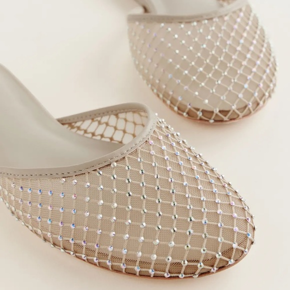 Reformation Melly Flat Mesh Jelly Mule in Fawn Rhinestone Mesh Size 8 / 7.5 - Picture 2 of 16
